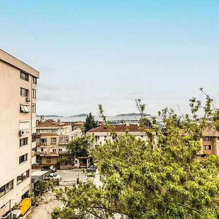 Chic Sea View Flat On Bagdat Avenue In Bostanci Appartamento